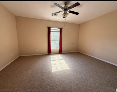 815 Sterling Creek Circle - Photo Thumbnail 8