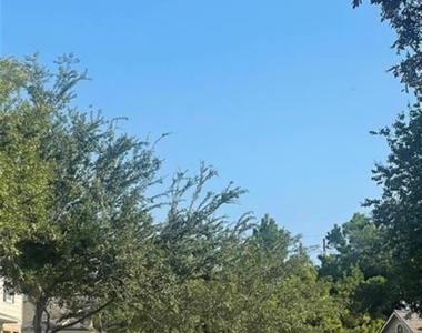 815 Sterling Creek Circle - Photo Thumbnail 10