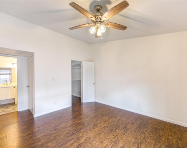 2120 Wilcrest Drive - Photo Thumbnail 23