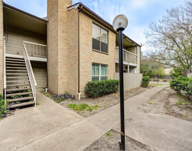 2120 Wilcrest Drive - Photo Thumbnail 17