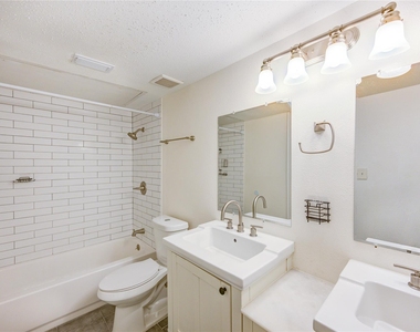 2120 Wilcrest Drive - Photo Thumbnail 34