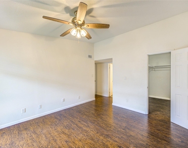 2120 Wilcrest Drive - Photo Thumbnail 25