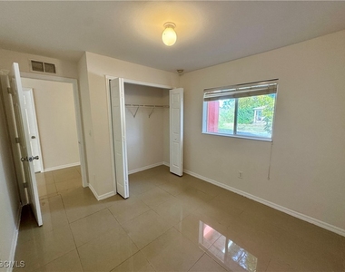 10743 Robinson Street - Photo Thumbnail 5