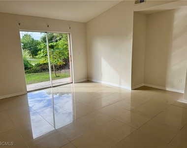 10743 Robinson Street - Photo Thumbnail 3
