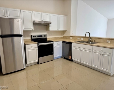 10743 Robinson Street - Photo Thumbnail 2