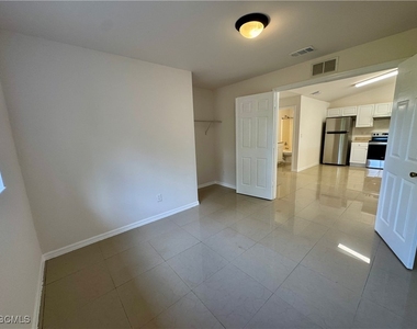 10743 Robinson Street - Photo Thumbnail 7