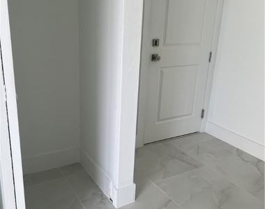 464 Eisenhower Boulevard - Photo Thumbnail 3