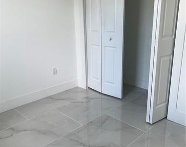 464 Eisenhower Boulevard - Photo Thumbnail 4