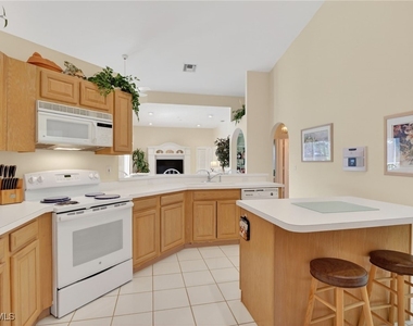 6687 Huntley Lane S - Photo Thumbnail 9