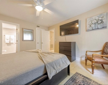 4605 Bayshore Dr. - Photo Thumbnail 7