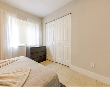 4605 Bayshore Dr. - Photo Thumbnail 14