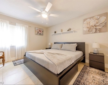4605 Bayshore Dr. - Photo Thumbnail 8