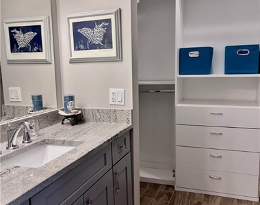 83 Glades Boulevard - Photo Thumbnail 4