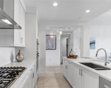 1135 3rd Avenue S - Photo Thumbnail 3