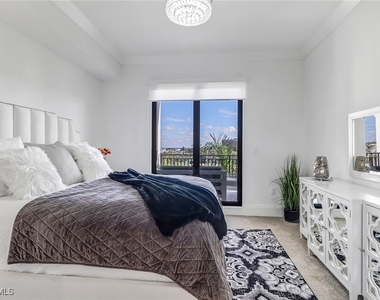 1135 3rd Avenue S - Photo Thumbnail 6