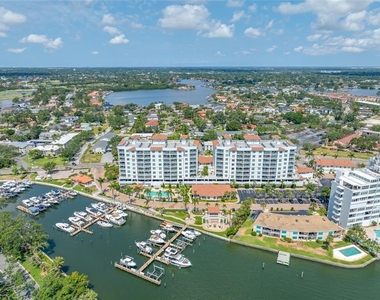 1325 Snell Isle Boulevard Ne - Photo Thumbnail 33
