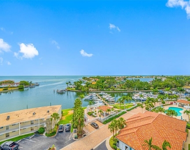 1325 Snell Isle Boulevard Ne - Photo Thumbnail 10