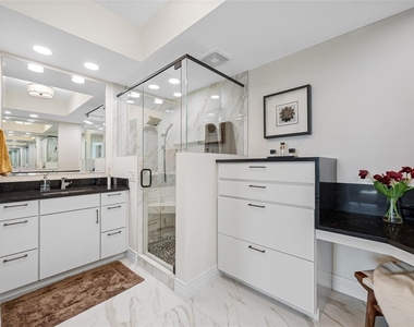 1325 Snell Isle Boulevard Ne - Photo Thumbnail 16