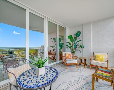 1325 Snell Isle Boulevard Ne - Photo Thumbnail 11