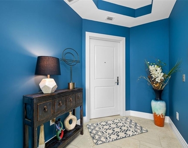 1325 Snell Isle Boulevard Ne - Photo Thumbnail 2