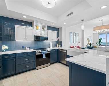 1325 Snell Isle Boulevard Ne - Photo Thumbnail 4