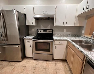 8674 Hunters Key Circle - Photo Thumbnail 6
