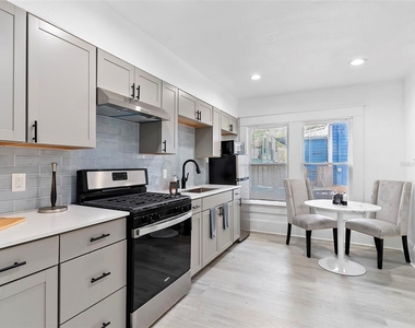 412 E Harwood Street - Photo Thumbnail 7