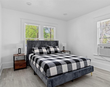 412 E Harwood Street - Photo Thumbnail 11