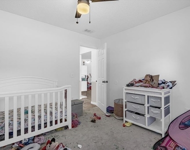1267 Woodman Way - Photo Thumbnail 8