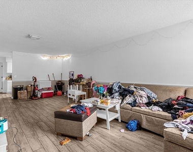 1267 Woodman Way - Photo Thumbnail 4