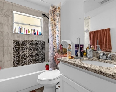 1267 Woodman Way - Photo Thumbnail 9