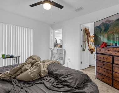 1267 Woodman Way - Photo Thumbnail 16