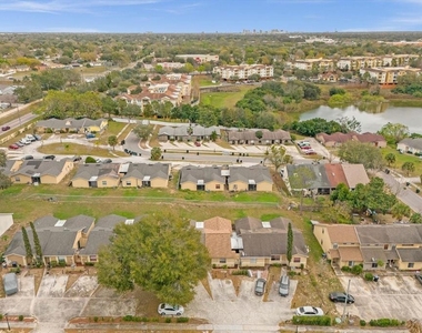 1267 Woodman Way - Photo Thumbnail 2