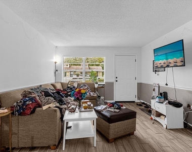 1267 Woodman Way - Photo Thumbnail 3