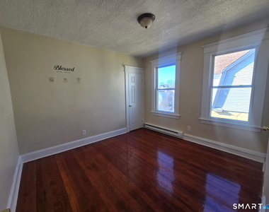 75 Alma Street - Photo Thumbnail 3
