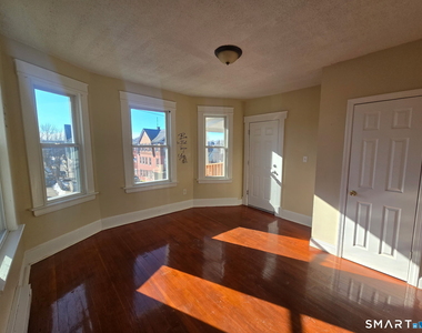 75 Alma Street - Photo Thumbnail 1