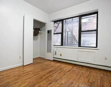 Orchard Street/Stanton Street - Photo Thumbnail 1