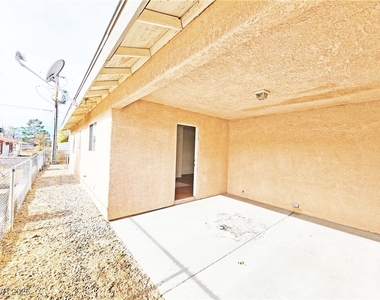 1850 Pershing Avenue - Photo Thumbnail 16