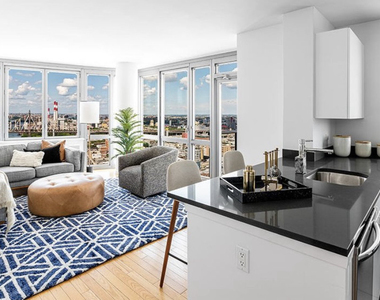 4545 Center Boulevard, - Photo Thumbnail 2