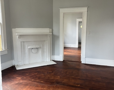92 Woodlawn Avenue - Photo Thumbnail 1