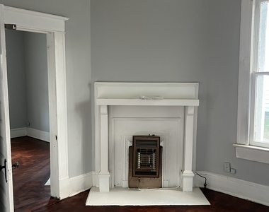 92 Woodlawn Avenue - Photo Thumbnail 4