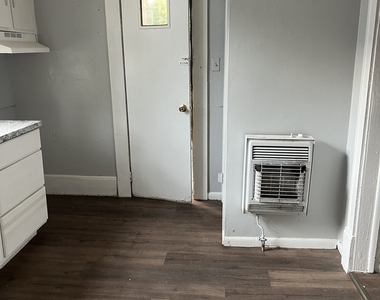 92 Woodlawn Avenue - Photo Thumbnail 6