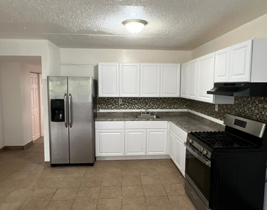 56-11 Clover Place - Photo Thumbnail 4