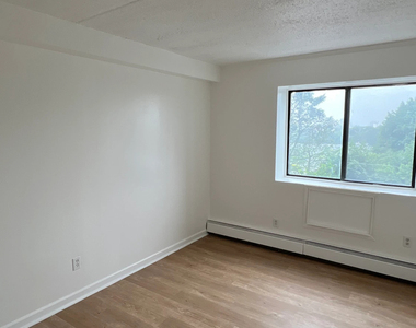 56-11 Clover Place - Photo Thumbnail 9