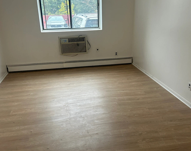 56-11 Clover Place - Photo Thumbnail 6