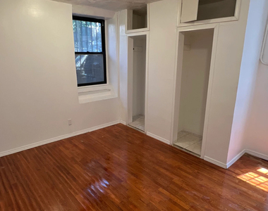 520 Wales Avenue - Photo Thumbnail 2
