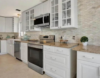 18 Harborside Drive E - Photo Thumbnail 8