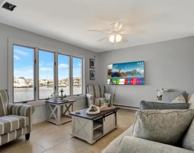 18 Harborside Drive E - Photo Thumbnail 6