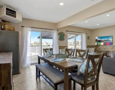 18 Harborside Drive E - Photo Thumbnail 5