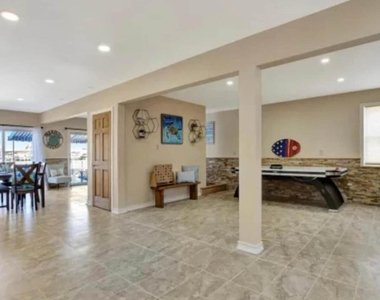 18 Harborside Drive E - Photo Thumbnail 1